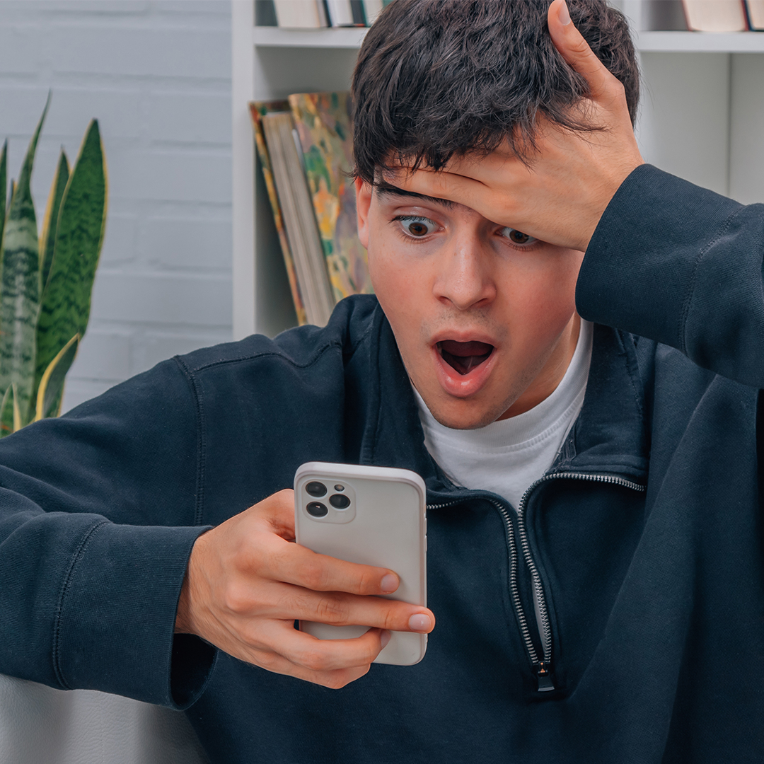 Zum Beitrag: Herzlichen glueckwunsch! Zu sehen: Junge schlägt erschrocken die Hand an die Stirn DGK_Schueler_und_Schuelerinnen_Tipps-Herzlichen-glueckwunsch-header.jpg